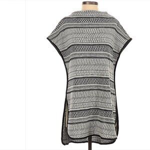 BARNEYS New York Short Sleeve Sweater Size S